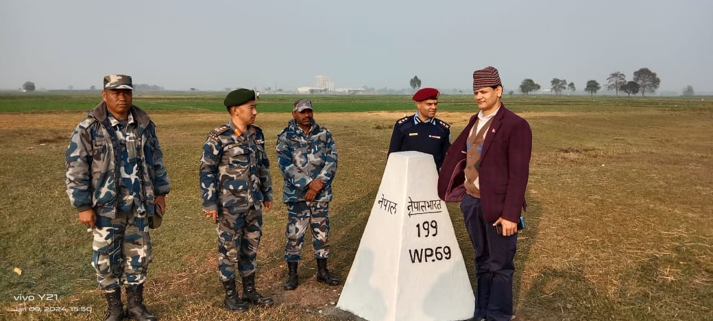 प्रमुख जिल्ला अधिकारी जयनारायण आचार्य तथा सुरक्षा निकायप्रमुखहरुद्वारा सीमा अनुगमन